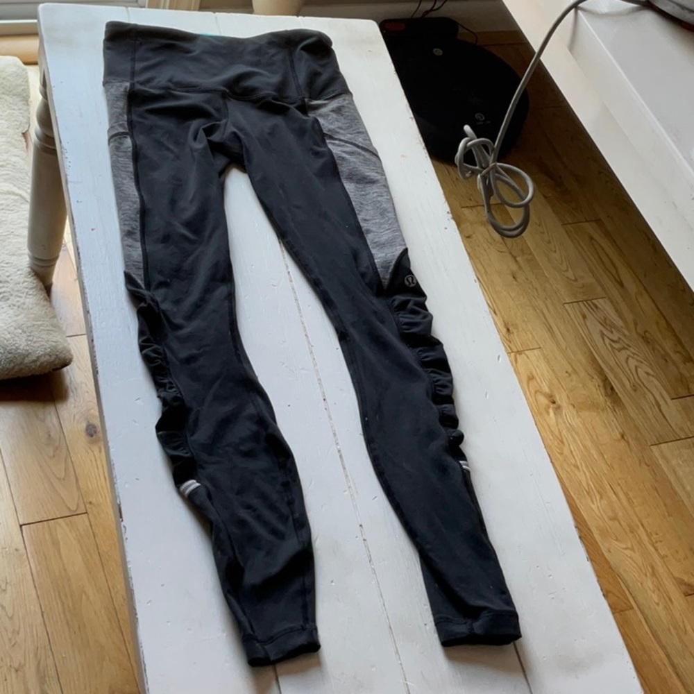 Lululemon leggings size 4